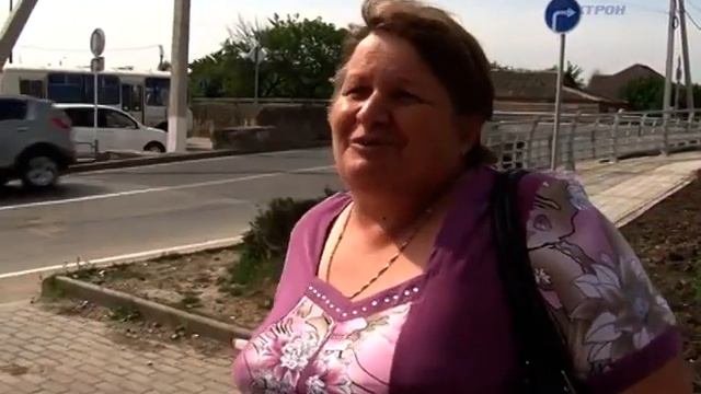 В Крымске на новом мосту появилась дорога в никуда.