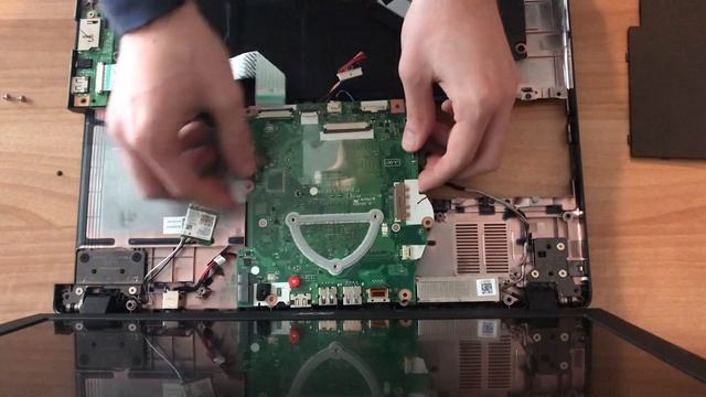 Acer Extensa 2540 Teardown смотреть онлайн