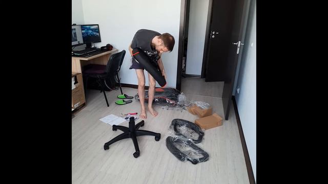 СОБИРАЮ КРЕСЛО THUNDERX3 EC1