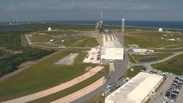 Helicopter View of Kennedy Space Center Complex & NASA Vehicle Assembly Building смотреть онлайн