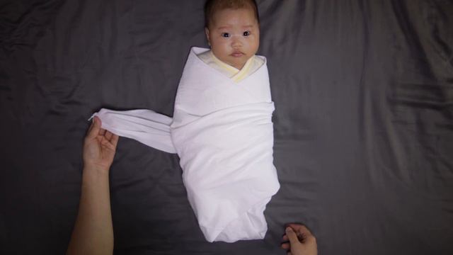 How to Swaddle your Baby | Simple Step-by-Step Guide смотреть онлайн