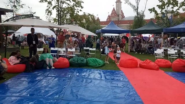 Дни Индии в Москве.12.08.23.Остров мечты. Девочка танцует. смотреть онлайн