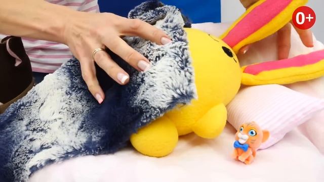 Новое видео Капуки Кануки - Маша Капуки собирает игрушки миньоны Sweet Box! Веселые игры для детей смотреть онлайн