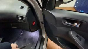 Замена салонного и воздушного фильтра Тойоте Авенсис.