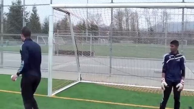 The BEST SOCCER GOALKEEPER TIPS to make more saves смотреть онлайн