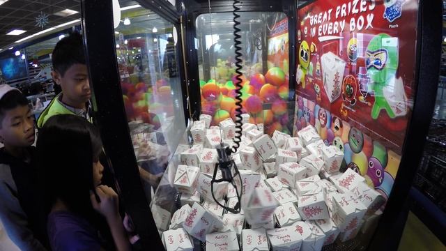 Winning Prize Claw Machine Toys: Kids Work The Skill Crane For Hidden Toys In Chinese Takeout Boxes смотреть онлайн