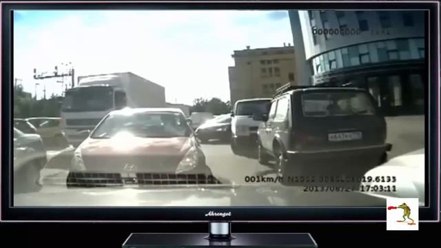 И чем они думают?  ТП на встречке! Осторожно, мат!