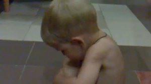 Пукает малыш