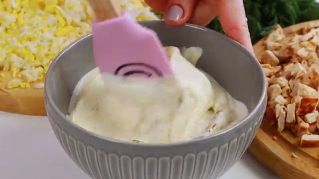 Салат Нежная НЕЖНОСТЬ с курицей/ Праздничный слоеный салат смотреть онлайн