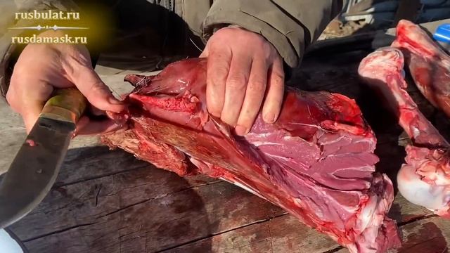 Как режет мясо нож "Мясник" из стали 9ХС ручной ковки смотреть онлайн