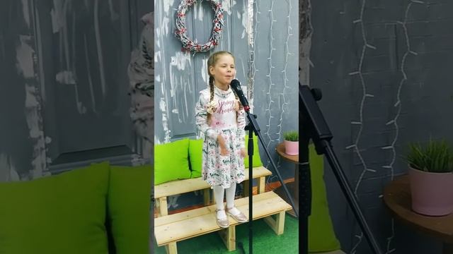 Ватолина Влада. Стихотворение "Семья" смотреть онлайн