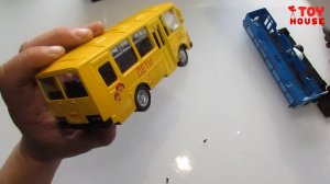 Распаковка и обзор машинок. Модель троллейбуса ЛИАЗ 5292 и школьный автобус ПАЗ 32053