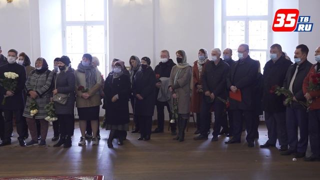 В Вологде простились с главным редактором газеты «Красный Север» Надеждой Кузьминской смотреть онлайн