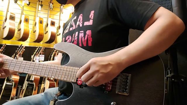Cort KX300 Quick Test Lazer Music Store смотреть онлайн