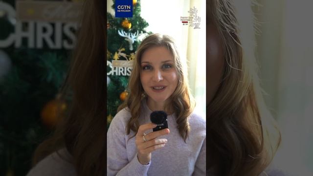 Анастасия Сухорецкая читает стихотворение “Новый год" смотреть онлайн