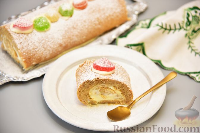 Контраст по вкусу и по текстуре.
БИСКВИТНЫЙ РУЛЕТ СЫРНЫМ КРЕМОМ