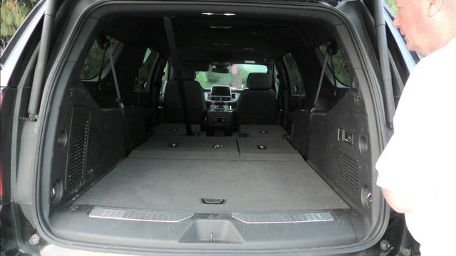 2023 Chevrolet Suburban 2nd and 3rd row seat operation : 4K Widescreen смотреть онлайн