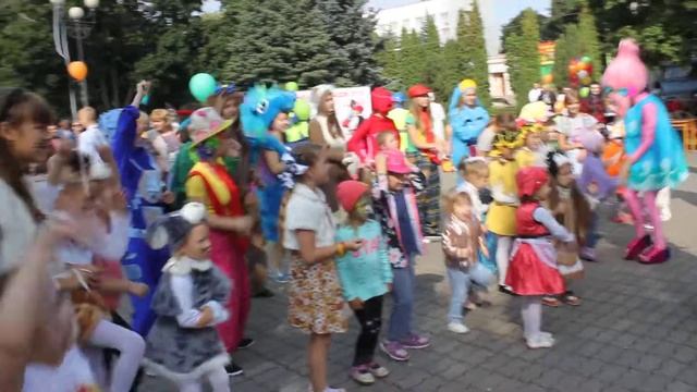 В Старом Осколе "Парад колясок - 2017" смотреть онлайн