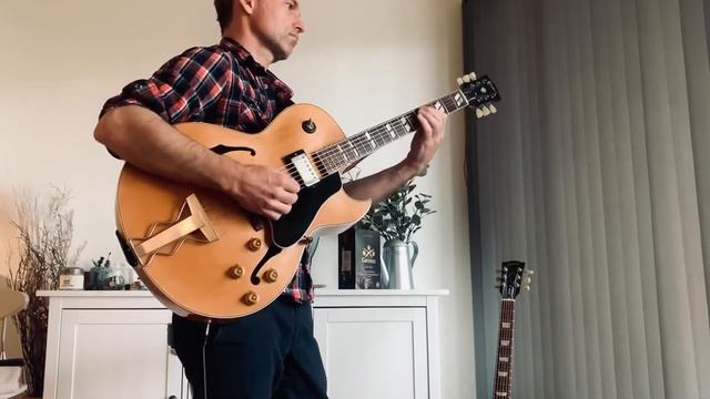 It’s only a paper moon - solo guitar - Fender Deluxe Reverb Tonemaster смотреть онлайн