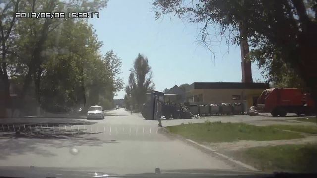 Не внимательный пешеход. смотреть онлайн