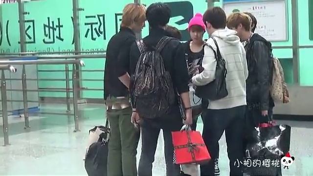 [Fancam] 121029 EXO-M TAO focus @ Nanjing Airport смотреть онлайн