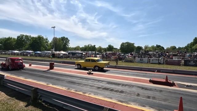Nostalgia Outlaw Racing! Northern Michigan Dragway, Day 1 смотреть онлайн
