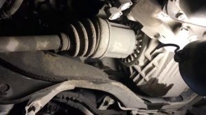 Как открутить нижнюю левую гайку Субару трибека