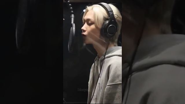 Felix vocals for "Lonely St." makes you going crazy ??? смотреть онлайн