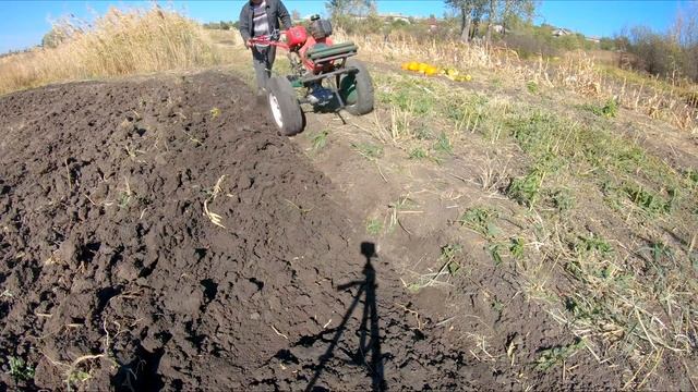Пахота Плугом ПЦ-1-18 Добавка Грузов На Мотоблок +50 Килограмм смотреть онлайн