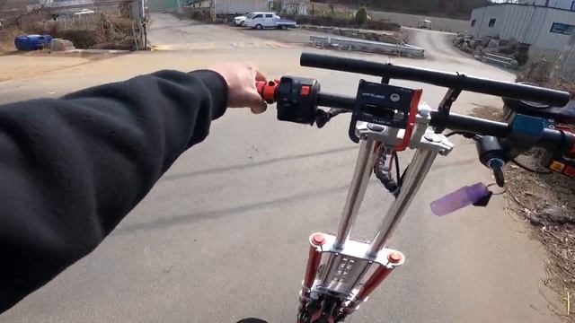 TEST RIDE SKUTER LISTRIK SPEK JUMBO | INI SIH SEPERTI MOTOR смотреть онлайн