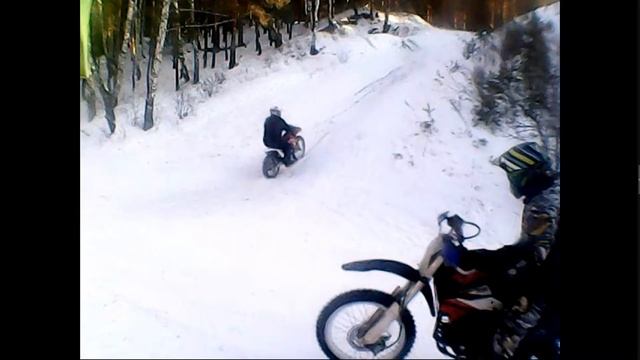покатушки на эндуро зимой 16,01,2018 смотреть онлайн