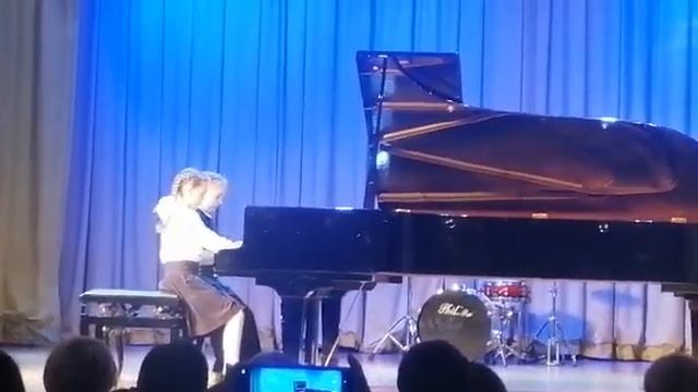 Дуэт:Вихарева Милана и Полежаева Елизавета А. Раков "Вальс нашей старой бабушки" смотреть онлайн