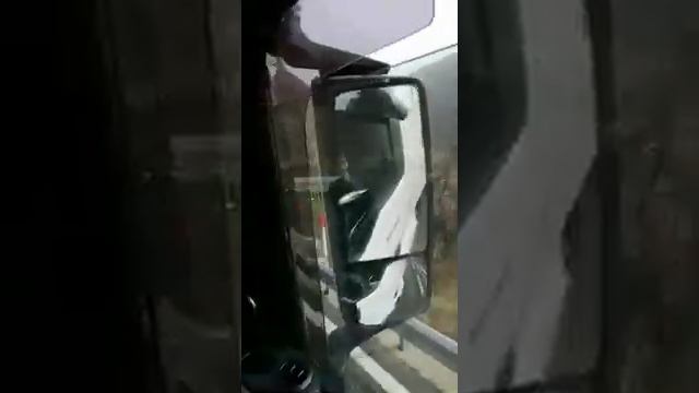 Крошка Андорра за 3 минуты на грузовике. смотреть онлайн