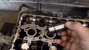 Ремонт двигателя приоры. (замена маслосъёмных колпачков и поршней без расточки блока)