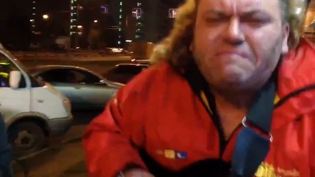 С фанатами на электрогитаре в Москве хит=ПАЛАЧИ=поёт певец ПРОРОК САМБОЙ смотреть онлайн