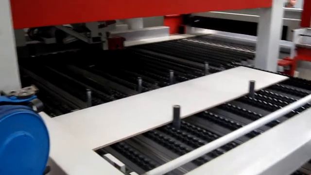 TMW Machine: 307 2007 Holzma HCL 11/32/22/X Angular Panel Saw Video 1