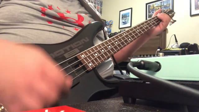 idontwannabeyouanymore Bass cover смотреть онлайн