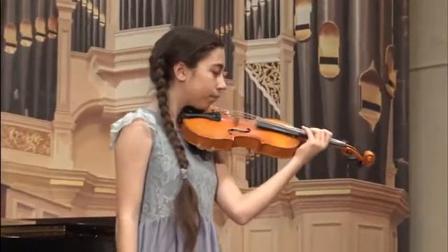 Скрипка пела и плясала