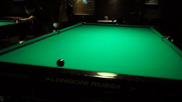 Завершающий партию свояк в угол через весь бильярдный стол смотреть онлайн