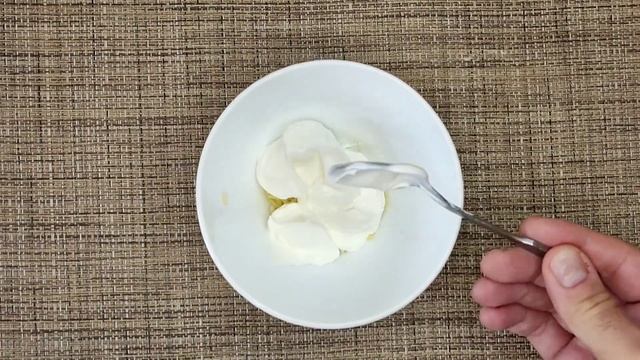 Чесночные гренки со сметанным соусом. Garlic croutons смотреть онлайн