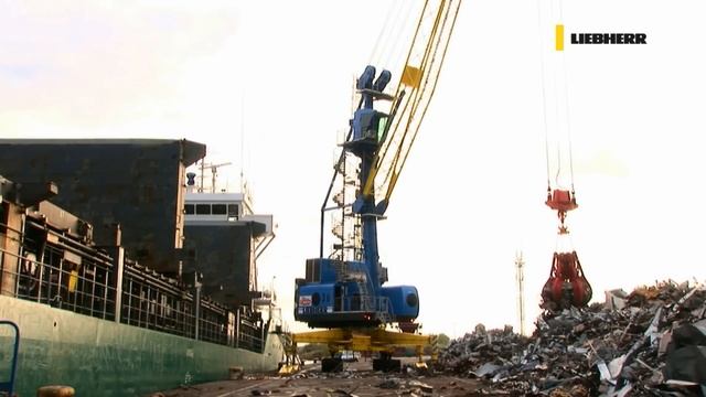 Liebherr - LHM Mobile Harbour Cranes смотреть онлайн