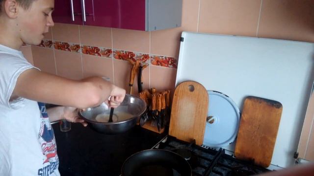 ГОТОВИМ БЛИНЫ *получилось плохо* смотреть онлайн