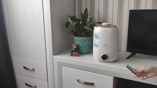 Распаковка — Ультразвуковой увлажнитель воздуха Scarlett SC-AH986E08 смотреть онлайн