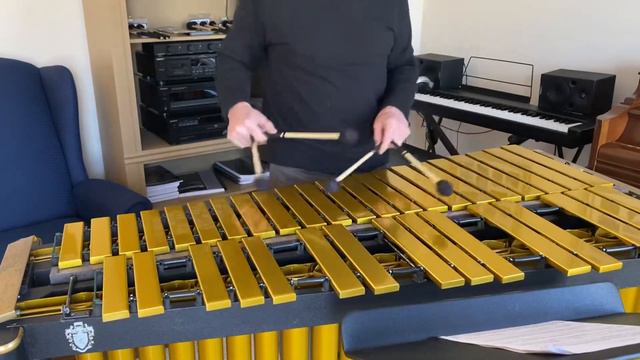 Bach Minuet in C Minor by J. S. Bach смотреть онлайн