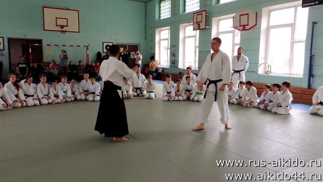 Shomen Uchi Shomen Iriminage + Kokyundage. Ando Tsuneo (8 dan Yoshinkan Aikido) смотреть онлайн