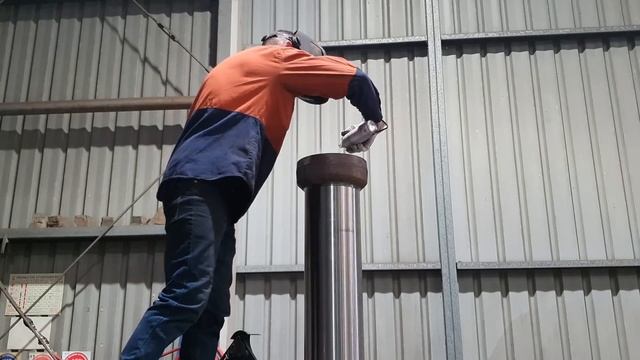 Repair DAMAGED Hydraulic Cylinder Barrels | Hitachi Zaxis 670 Excavator Part 2 смотреть онлайн