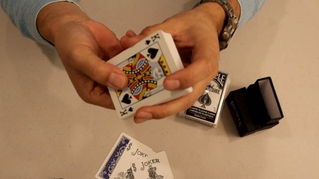 Bicycle Prestige vs Bullets Plastic Playing Cards смотреть онлайн