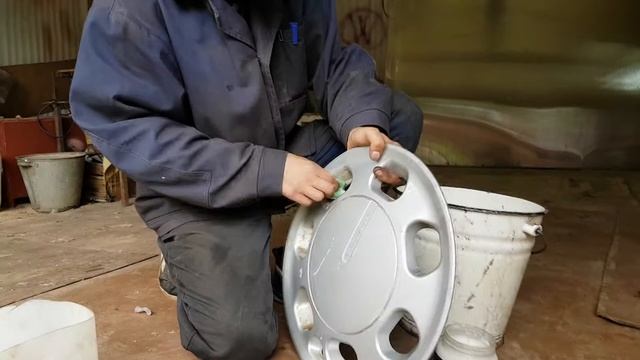Лайфхак. Как очистить автомобильные колпаки от желтизны. смотреть онлайн