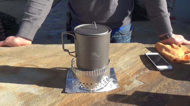 Ultralight Backpacking Cookset Demo - Toaks 750mL Pot