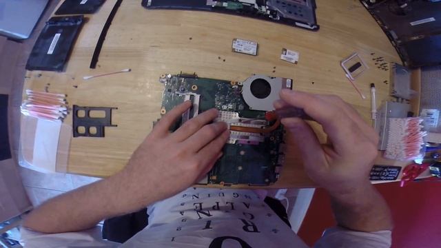 Toshiba Satellite A300 1RY Thermal Paste Replacement смотреть онлайн